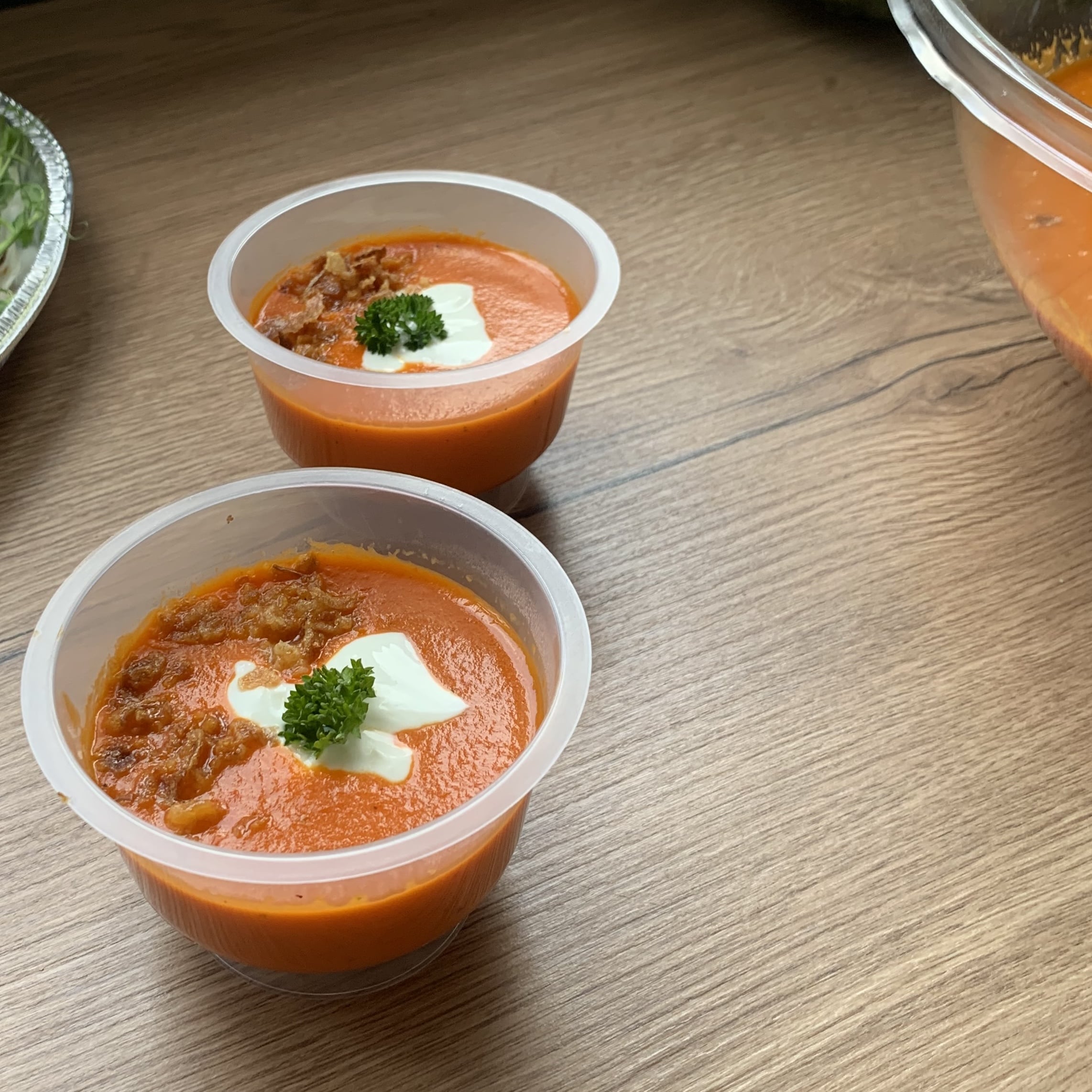 Velouté de tomate en verrine - Entrées traiteur Remiremont saveurs en images