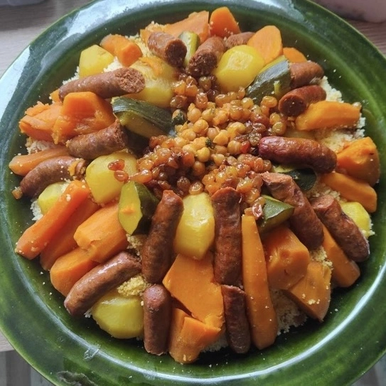 Couscous royal avec merguez et légumes - Traiteur franco-marocain Remiremont Amour des Saveurs