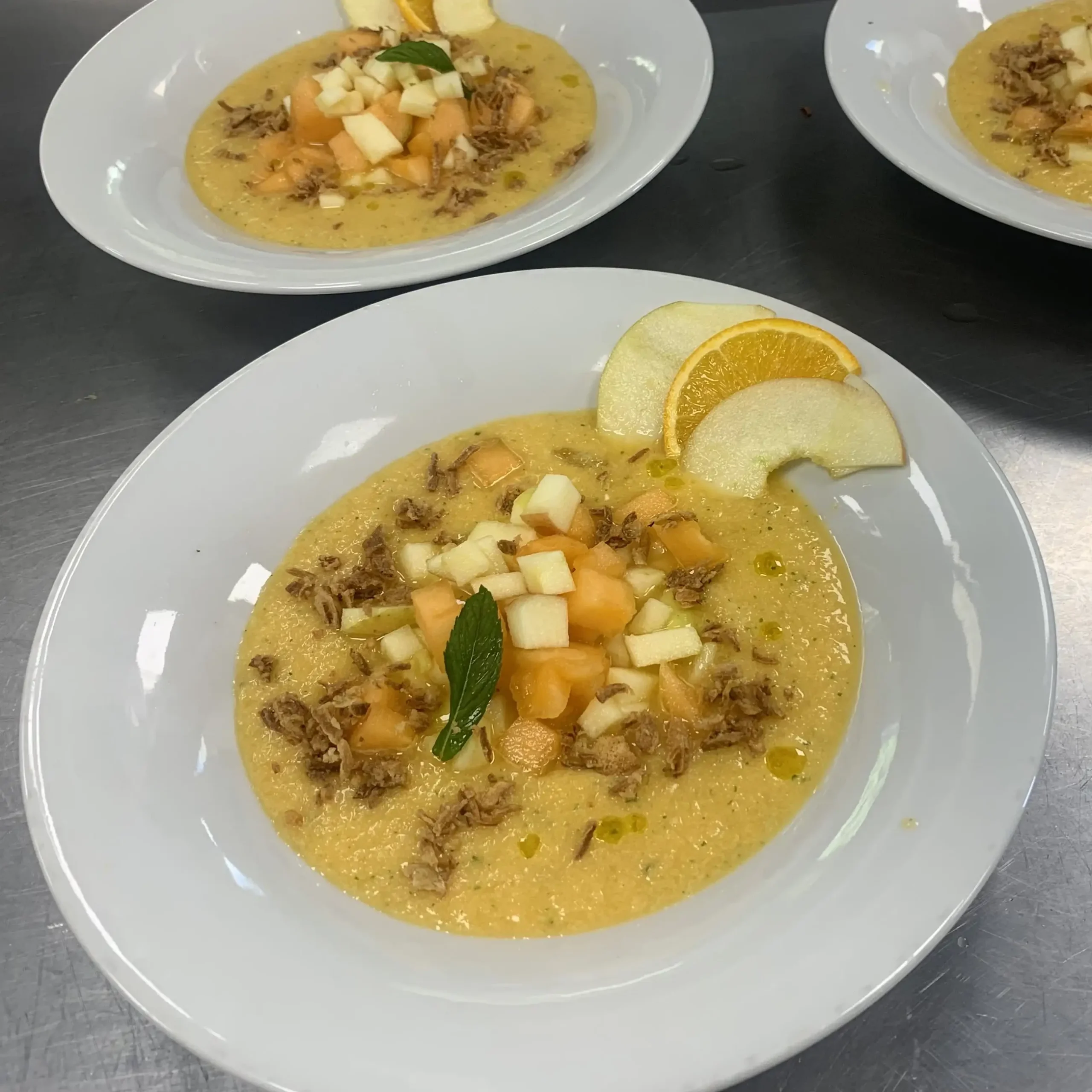 Gaspacho de melon frais - Entrée raffinée traiteur Vosges saveurs en images